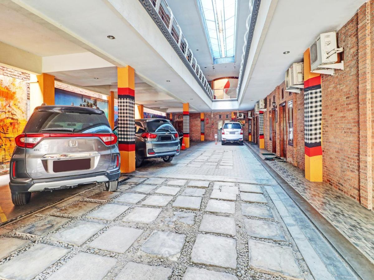 Oyo 90408 Hotel Horton Чиребон Екстер'єр фото