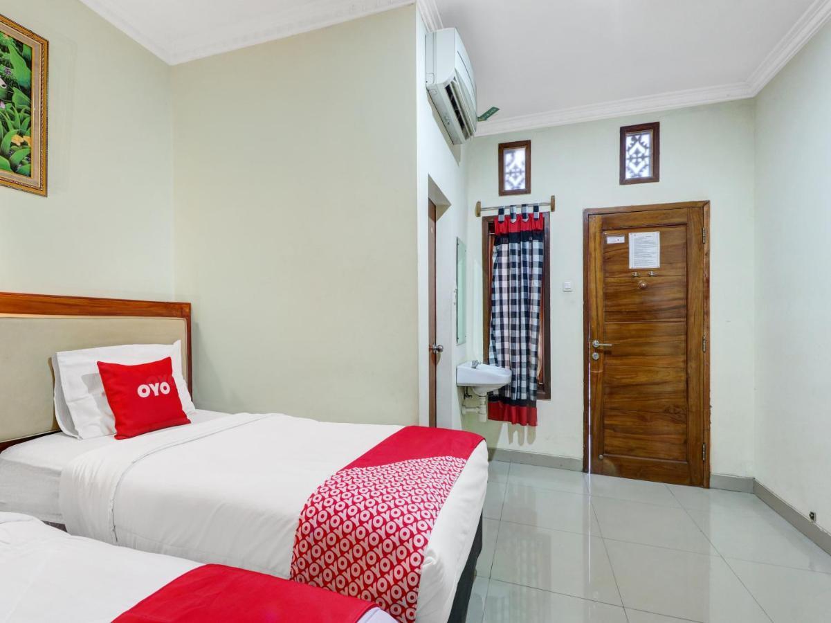 Oyo 90408 Hotel Horton Чиребон Екстер'єр фото